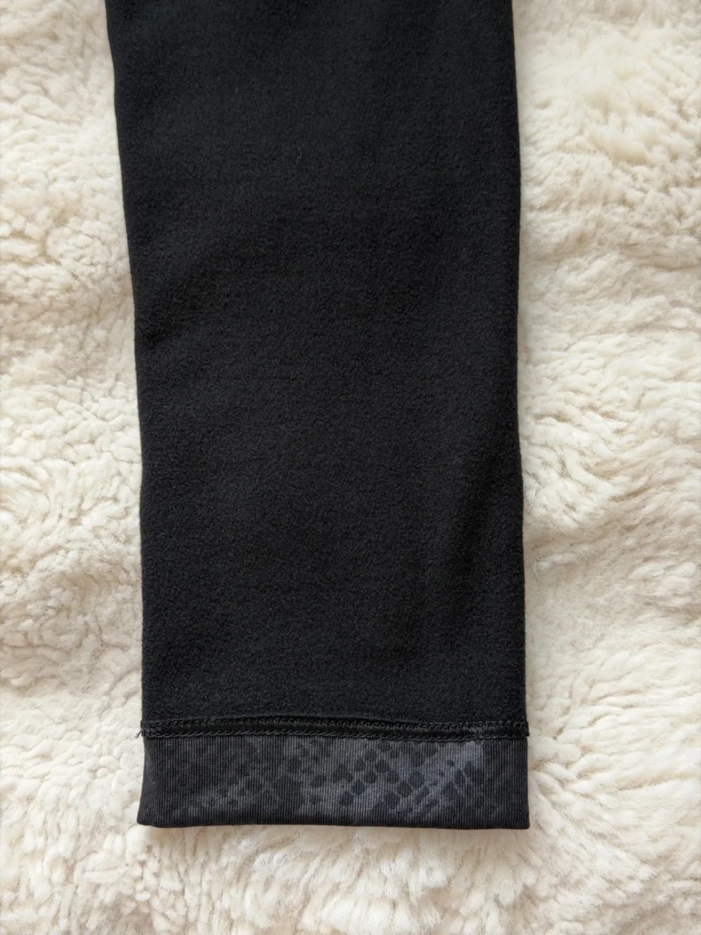 Nike Pro Dri - Fit Women's Black Snakeskin Patterned Leggings-S
